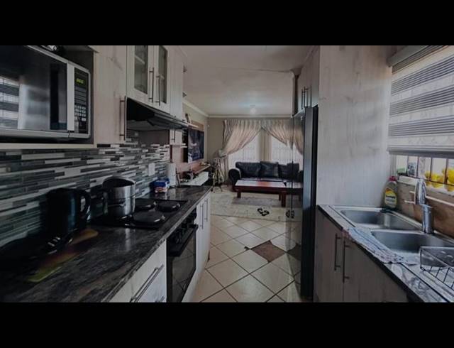 3 BEDROOM HOUSE FOR SALE IN THE ORCHARDS